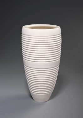  Rillenvase Porzellan, 2012 weiße Mattglasur, 1300°C, ceramics, porcelain, pottery, Kunsthandwerk, Gunnar Jakobson, Thüringen, Töpferei